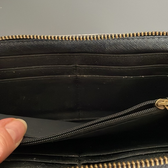 Fossil Leather Wallet - Picture 7 of 8